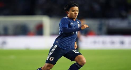 بعد هازارد.. ريال مدريد يهزم برشلونة ويضم "ميسي اليابان" رسميًا